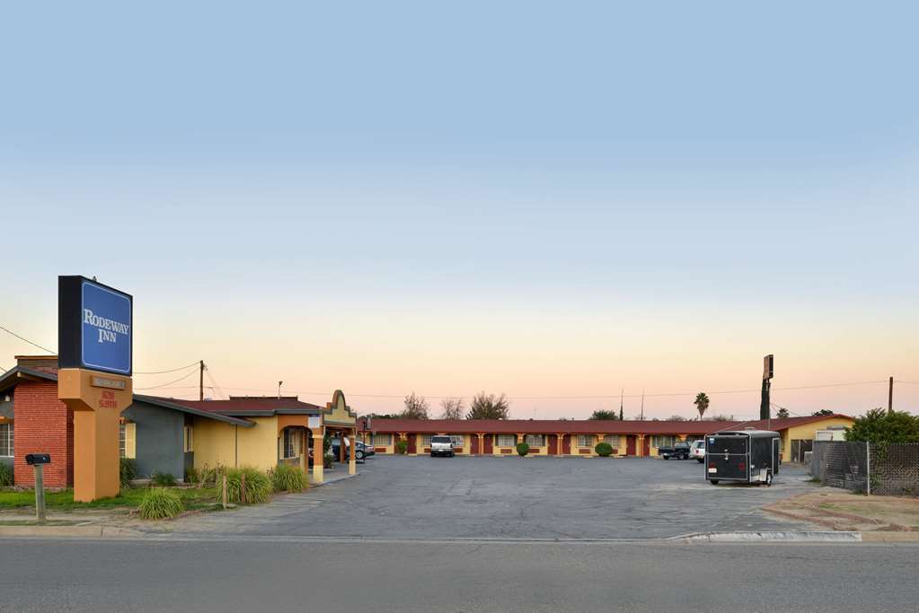 Rodeway Inn 莫德斯托 外观 照片